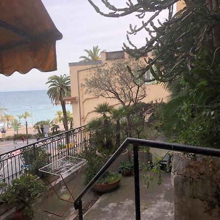 Casa Vacanza In Costa Azzurra Apartman Menton Kültér fotó